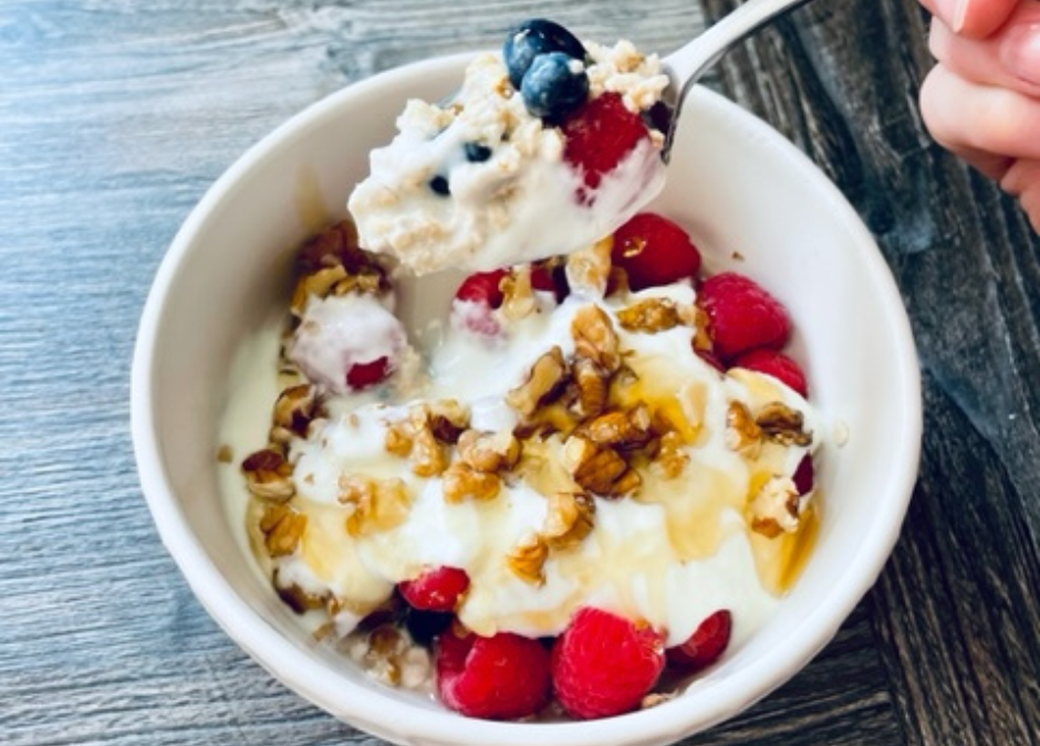 Berries, Oats, Yoghurt & Walnuts